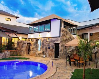 Avian Court Hotel - Naivasha