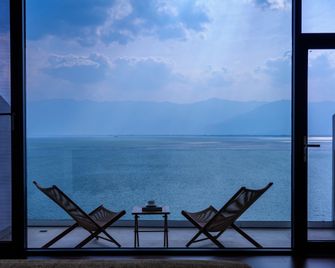 Dali Shuanglang Haiyu Sea View B&B (Double Corridor shop) - Dali - Balcón