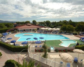 Hotel La Buca Del Gatto - Cecina - Pool