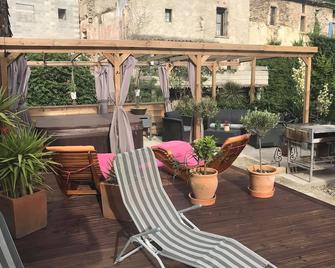 Chez les Amis - Saint-Nazaire-de-Ladarez - Patio