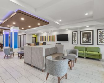 Holiday Inn Express & Suites Tacoma By IHG - Tacoma - Lounge