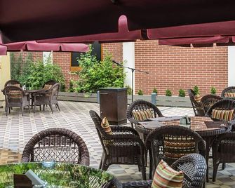 Aster Hotel Group - Taskent - Patio