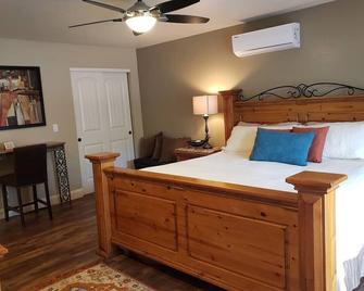 Robin's Red Rock Getaway Suite A - Sedona - Chambre