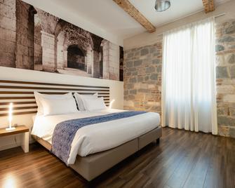 Azur Palace Luxury Rooms - ספליט - חדר שינה