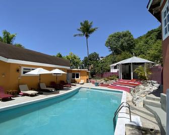 Tropical Garden At The Blue Orchid With Pool - Montego Bay - Piscine