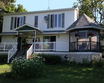 Le Reflet De La Riviere B&b - Weedon - Building