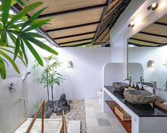 Jendi Village - South Kuta - Bathroom