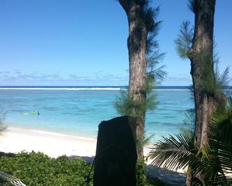 Aroa Beachside Resort - Rarotonga - Beach