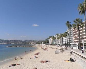 Trianon - Antibes - Playa