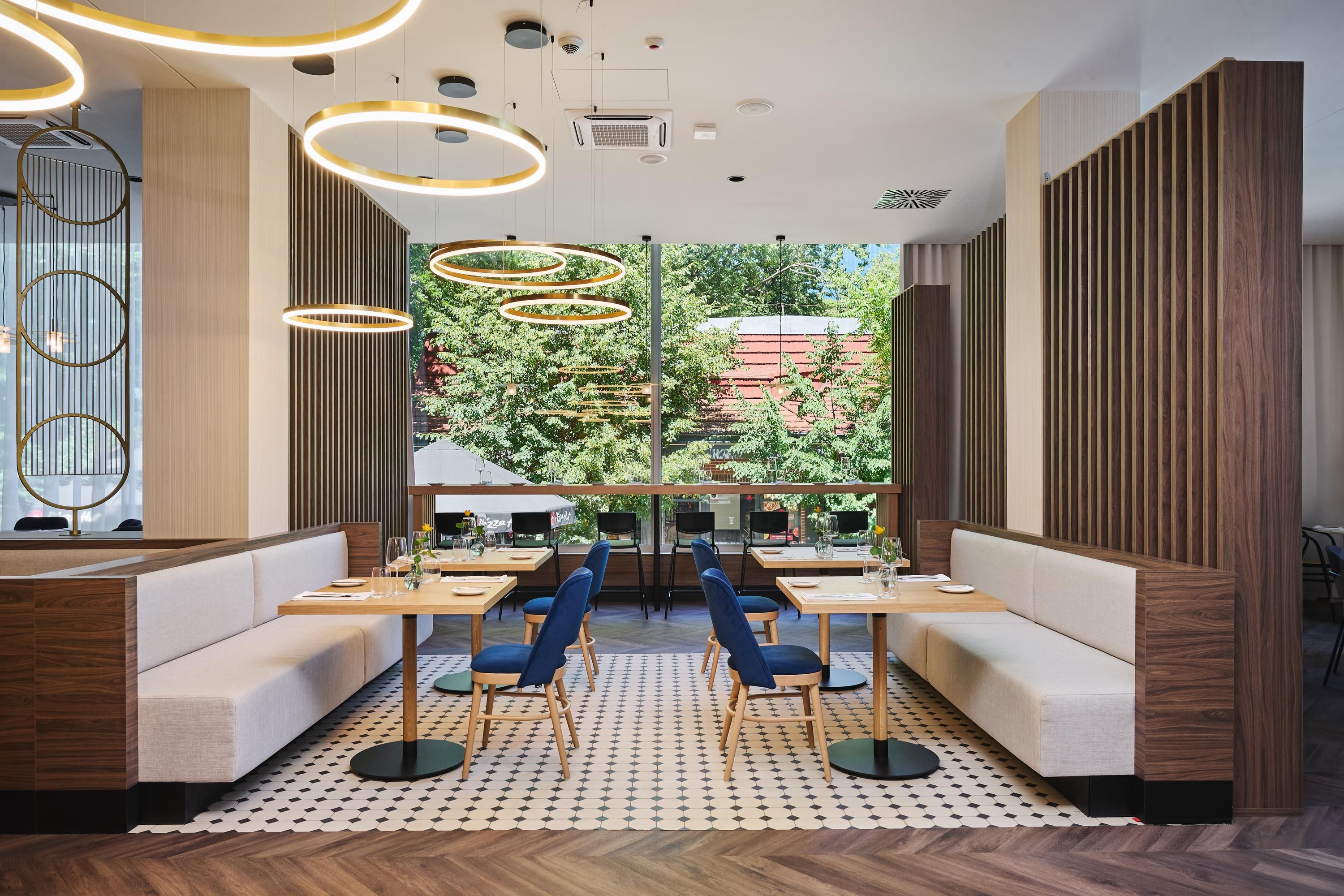 فوكو كاتويسي باي آيتش جي - كاتوفيتشي - ردهة