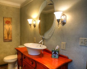 Los Gatos Bed & Breakfast - Penn Yan - Ванна кімната