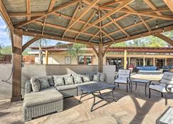 Tucson Casita w/ Courtyard, Hot Tub, Fire Pits! - Tucson - Patio