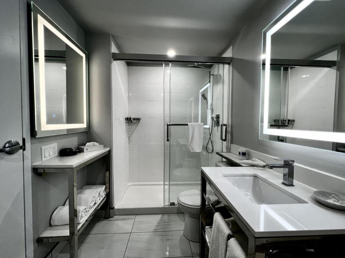 Travelodge by Wyndham Regina thumbnail 3