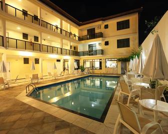 San Manuel Praia Hotel - אראקאז'ו - בריכה