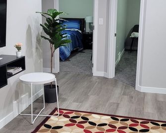 Luxurious Comfortable Suite - Airdrie