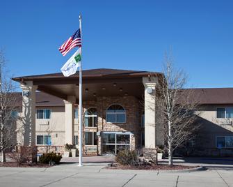 Holiday Inn Express Hotel & Suites Torrington - Torrington - Building