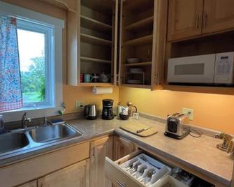 Spacious country retreat close to town and nature, Sylvana Farm VT - Montpelier - Cozinha