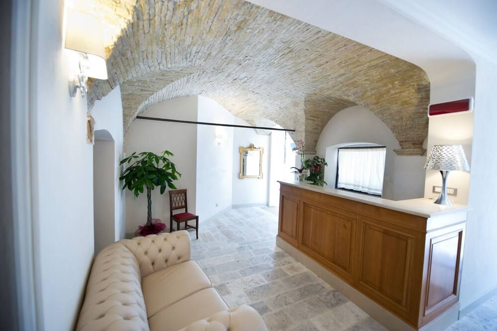 بالاتسو دي ميركانتي - هيستوريكال ريزيدنس