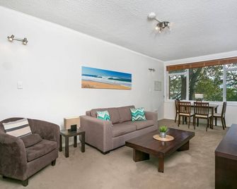 Neutral Bay- Kurr6 - Kurraba Road - 1br With Balcony Parking Near Kurraba Point Ferry And Harbour Views - Cremorne Point - Sala de estar
