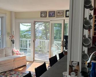 Maine waterfront home, with hot tub and dock access, 1 mile from downtown Bath - Woolwich - Living room