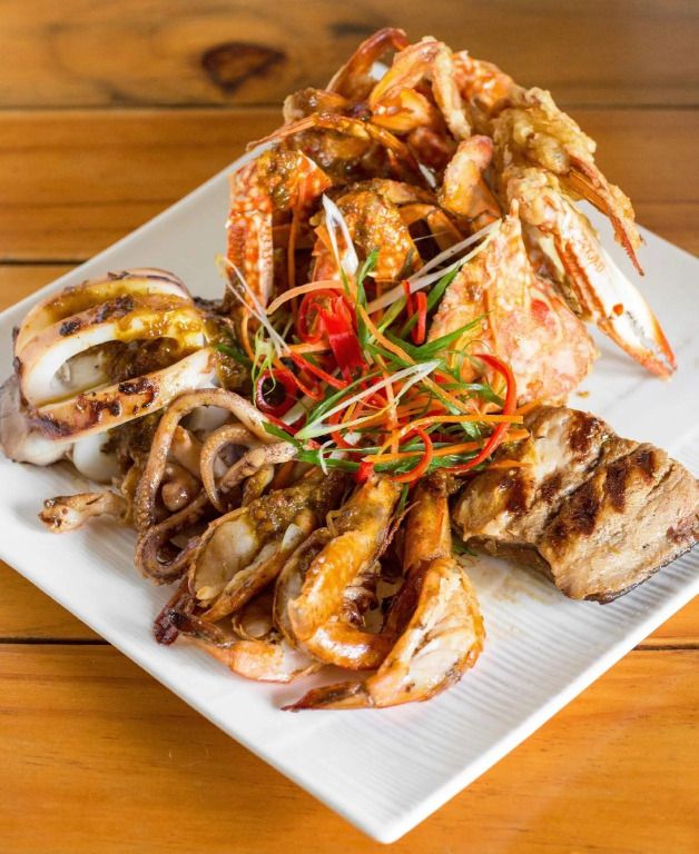 Cuna Mangodlong Paradise Beach Resort