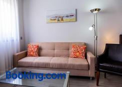 Dimona Suites - Torremolinos