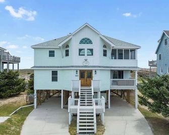 Elegant Updated Oceanfront Home with Pool & Hot Tub - Rodanthe - Budynek