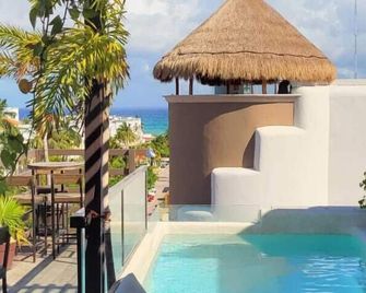 Maui Hostels Playa del Carmen - פלאיה דל כרמן - בריכה