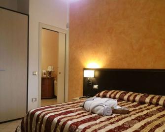 La Terrazza B&B - Rossano - Спальня