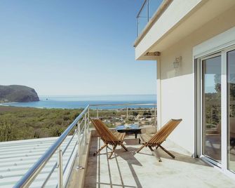 Mahakala Center - Buljarica - Balcony