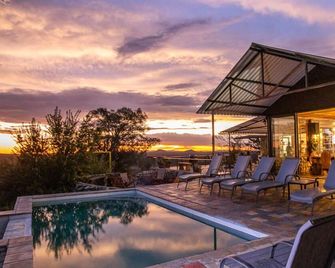 Aloegrove Safari Lodge - Otjiwarongo - Zwembad