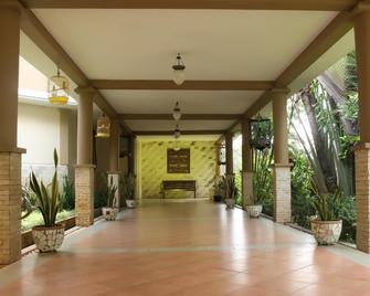 Candisari Hotel & Resto - Kebumen - Lobby