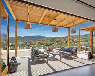 3-bedroom Mountain-View Farmhouse Ranch Retreat in the Santa Monica Mountains - Agoura Hills - Balkon