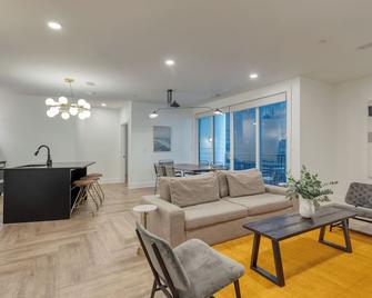 The Carter by AvantStay - Nashville - Living room