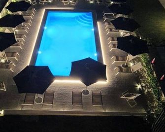 Terra Vinum - Koutsopodi - Piscina
