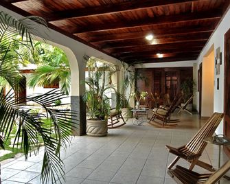 Hotel Mozonte - מנגואה - פטיו