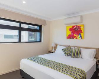 Stylish, modern king hotel room in Brisbane - 윌스튼 - 침실