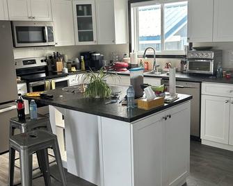 1 bedroom lake rental - Twin Butte