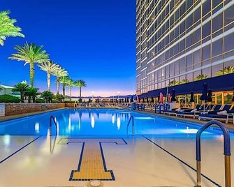 Trump International Condo Hotel - Las Vegas - Piscina
