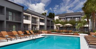 Courtyard by Marriott Tallahassee Downtown/Capitol - Tallahassee - Basen