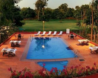 Swapna Srushti Resort - Gandhinagar - Piscina