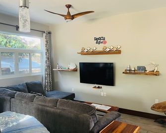 Beautiful One Bedroom, Full Kitchen in Placencia village - Placencia - Vardagsrum