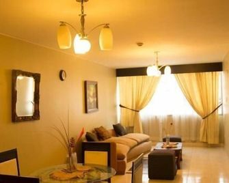Tropical Inn Hotel - Guayaquil - Huiskamer