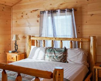 Private Mountain Lodge 5 Masters, Large Cabin Mt. Airy, Nc - Mount Airy - Ložnice