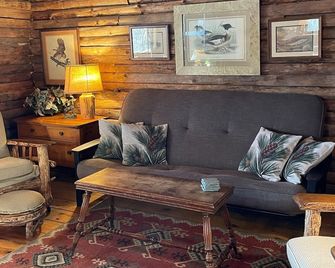 Charming Log Cabin on Private Pond Nestled in Woods Near Holiday Valley Resort - Great Valley - Living room
