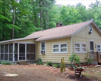 Lake Community - Near Town, Attractions - Great Barrington - Budova