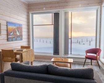 Ekker Island Arctic Lodge - Vadsø - Living room