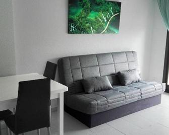 Apartamentos Benicassim 3000 - Benicàssim - Living room