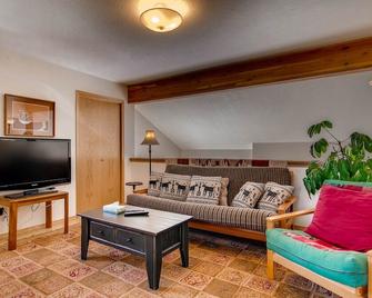 2028 Ryan Gulch 4 Bedroom Home by RedAwning - Silverthorne - Living room
