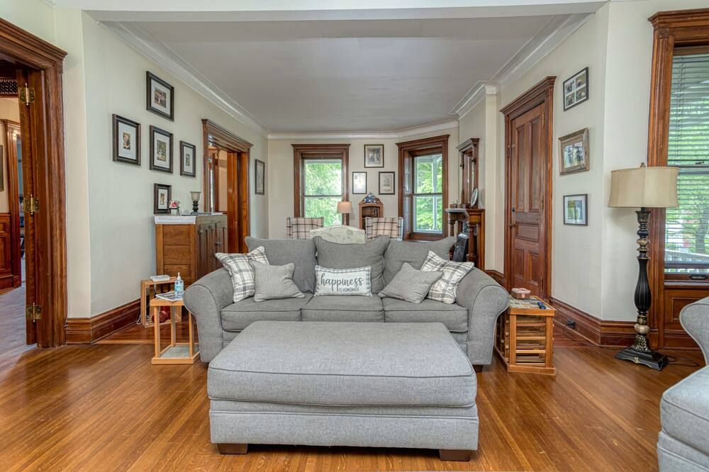 Hatch House Bed & Breakfast
